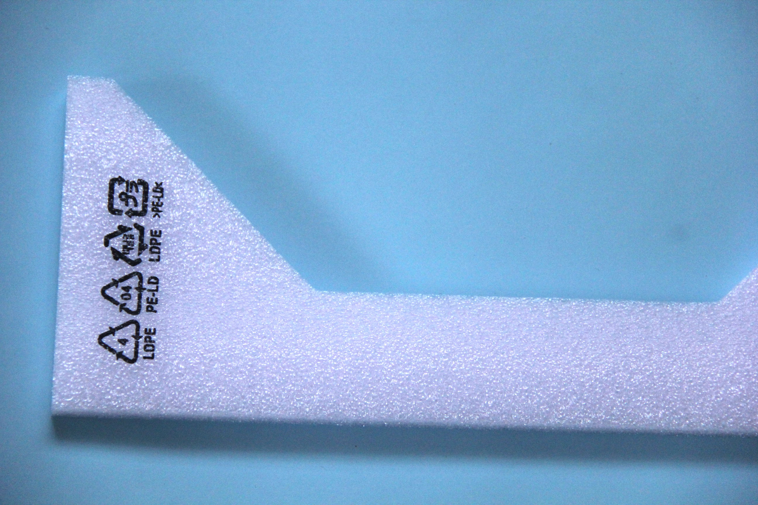 為什么越來越多的企業(yè)開始使用珍珠棉內(nèi)襯？
