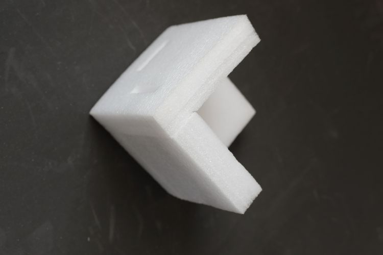 包裝界 “軟黃金”？EPE 珍珠棉內(nèi)襯憑啥成易碎品守護(hù)神
