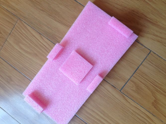 電子行業(yè)選 EPE 珍珠棉內(nèi)襯？這 3 個定制要點不能少