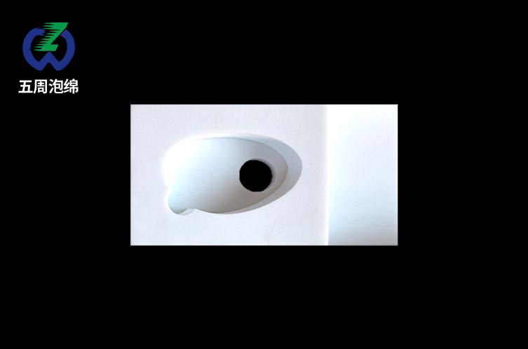 白色單槽異形 EVA 內(nèi)襯：精密小件的定制化防護(hù)方案